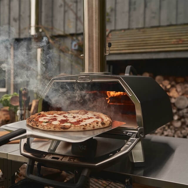 four à pizza ooni karu 2 pro