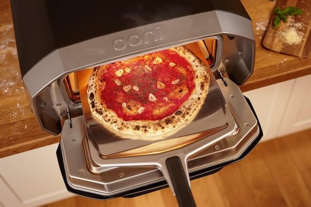 ooni volt 12 four a pizza
